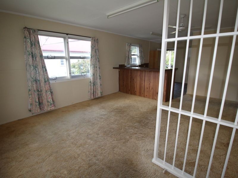 14 Short Street, Esk QLD 4312