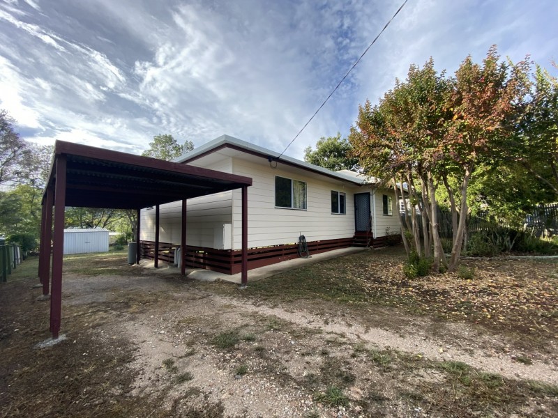 22 Down Street, Esk QLD 4312