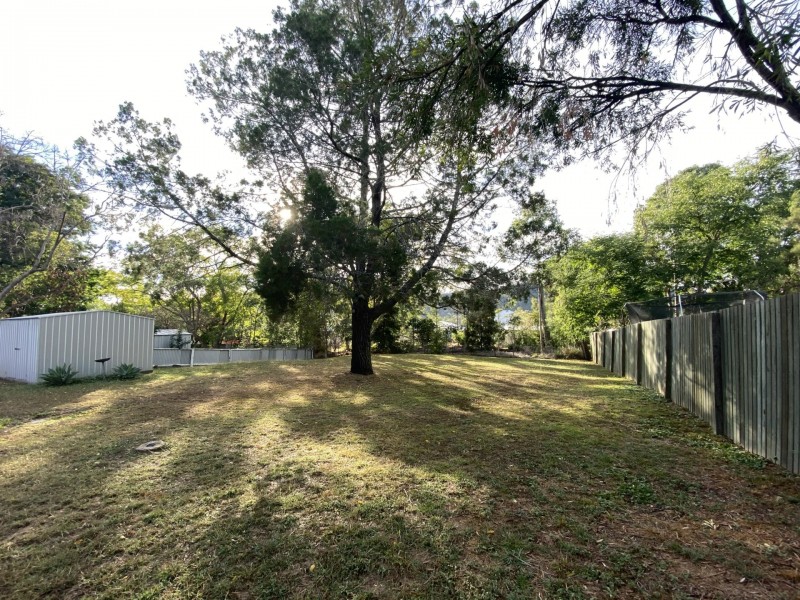 22 Down Street, Esk QLD 4312