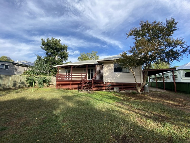22 Down Street, Esk QLD 4312