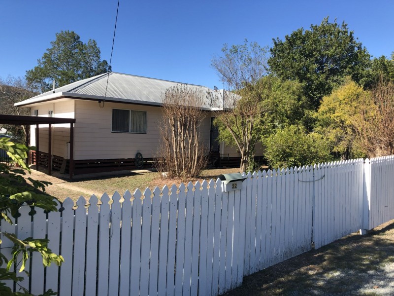 22 Down Street, Esk QLD 4312
