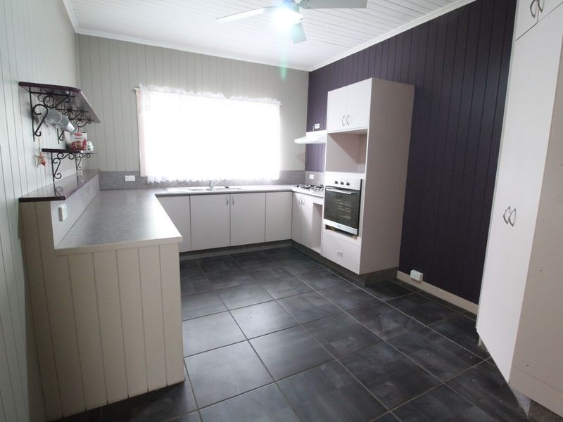 70 Dingyarra Street, Toogoolawah QLD 4313