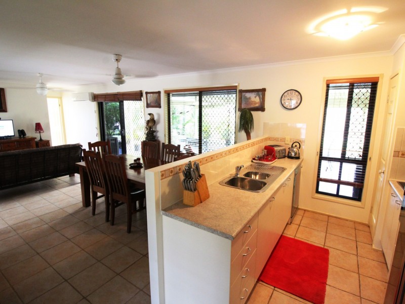 52 Buckingham Court, Mount Hallen QLD 4312