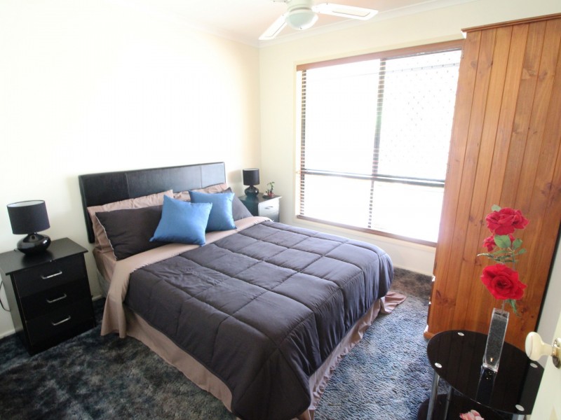 52 Buckingham Court, Mount Hallen QLD 4312