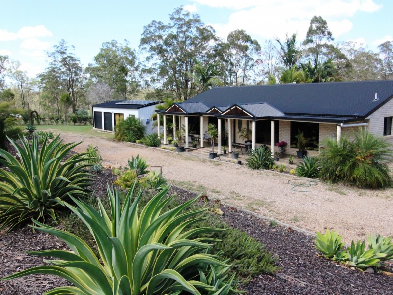 52 Buckingham Court, Mount Hallen QLD 4312