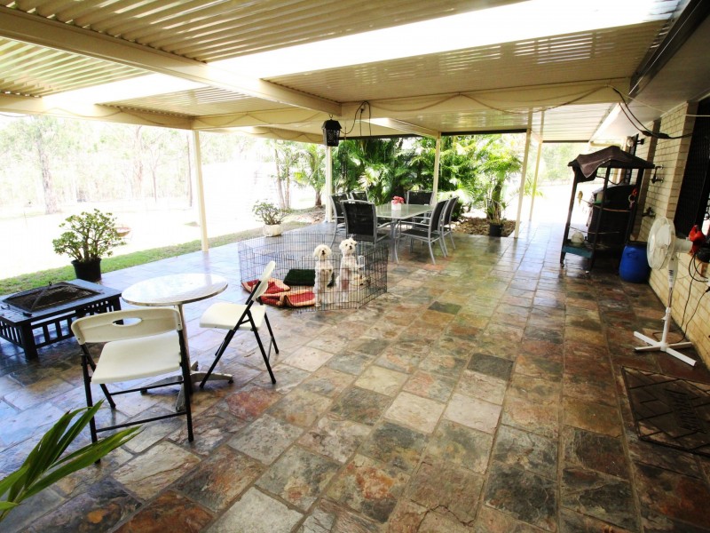 52 Buckingham Court, Mount Hallen QLD 4312