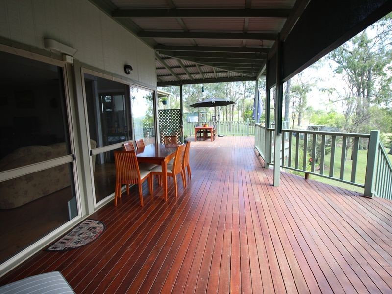 91 Lakeview Drive, Esk QLD 4312