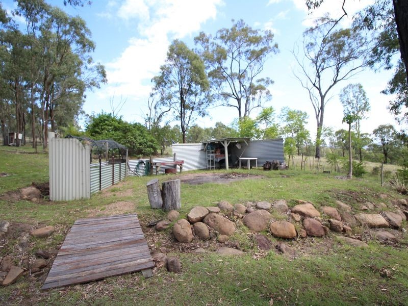 91 Lakeview Drive, Esk QLD 4312
