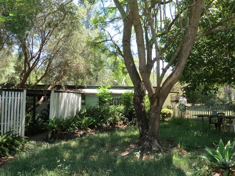 59 Elm Street Esk, Esk QLD 4312