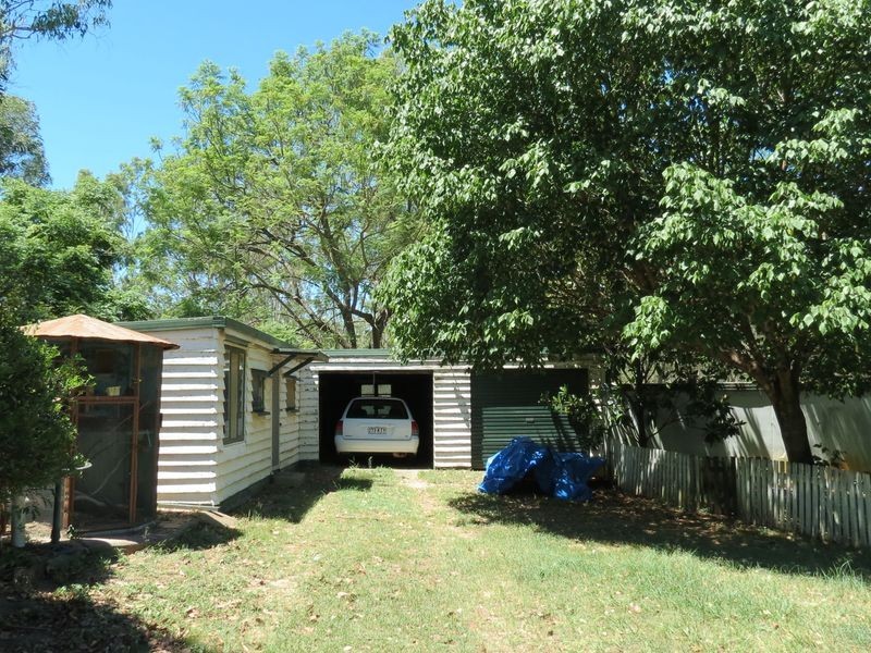 59 Elm Street Esk, Esk QLD 4312