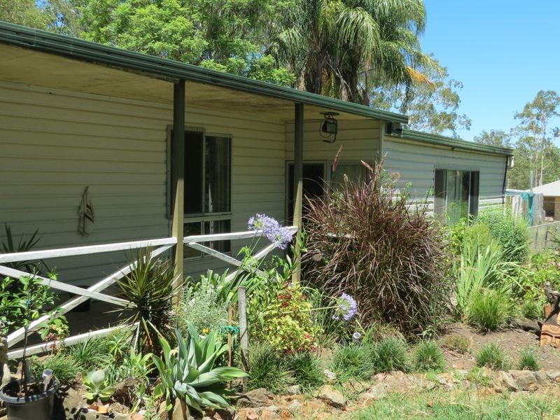 59 Elm Street Esk, Esk QLD 4312