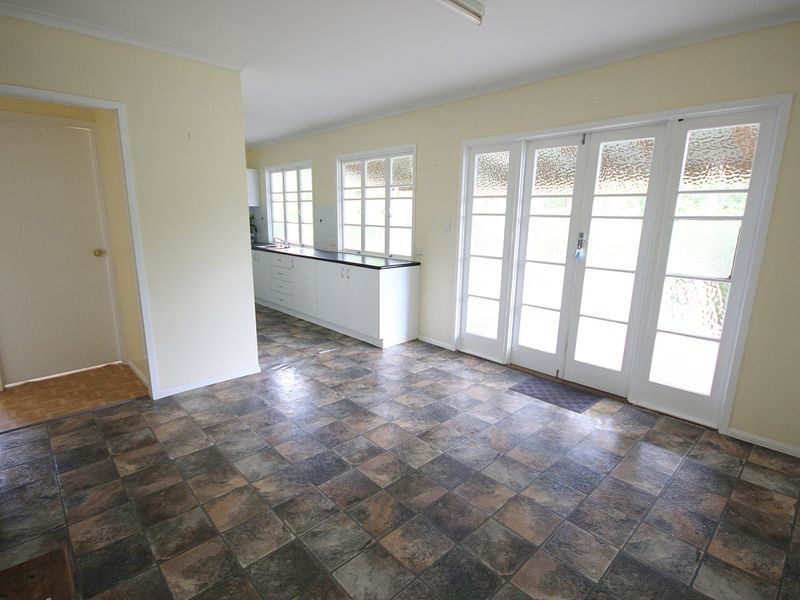 282 Ipswich Street, Esk QLD 4312