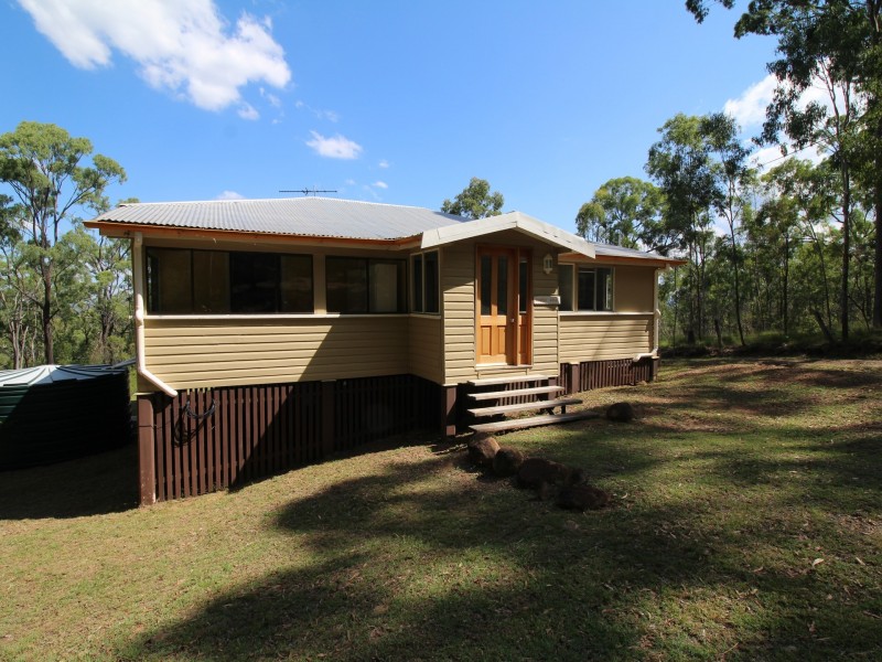 20 Crest Court, Esk QLD 4312