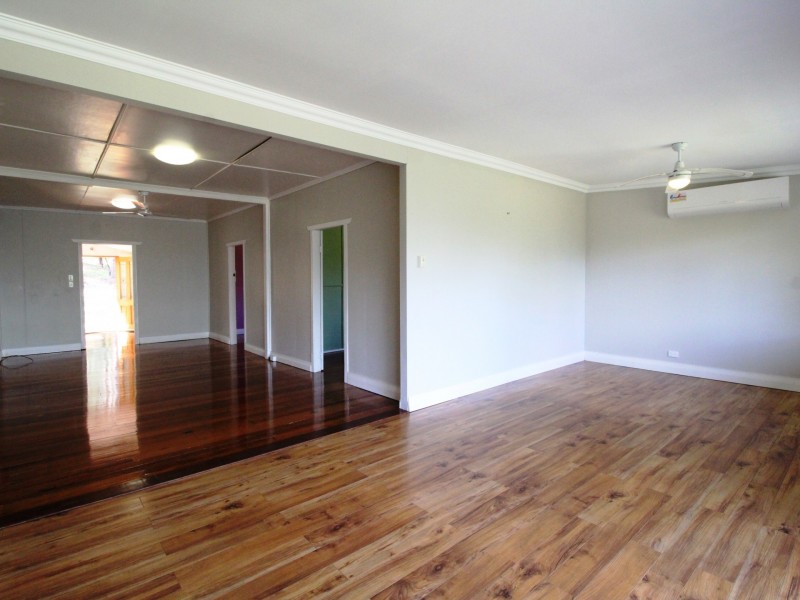 20 Crest Court, Esk QLD 4312