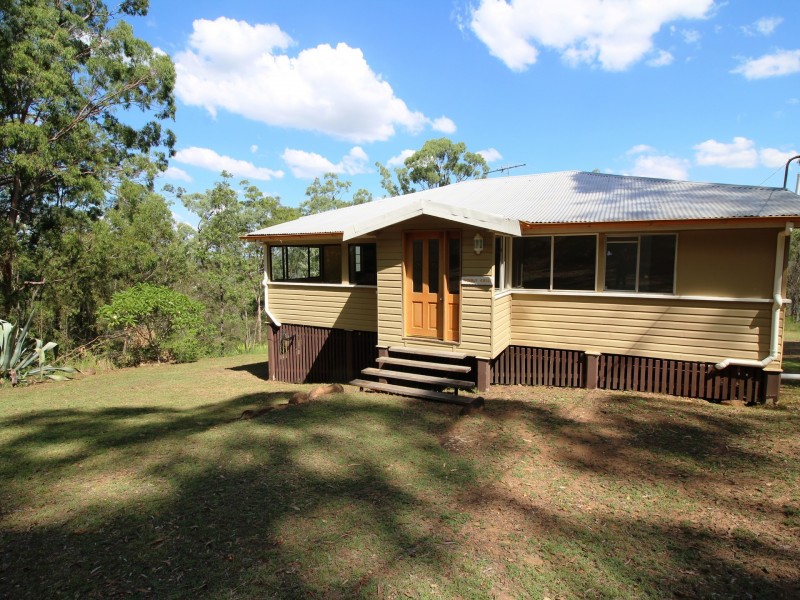 20 Crest Court, Esk QLD 4312