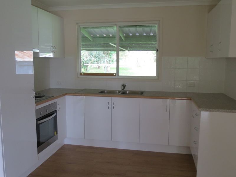 34 South Street, Esk QLD 4312