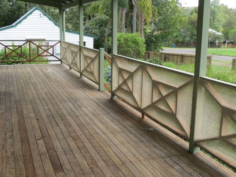 34 South Street, Esk QLD 4312