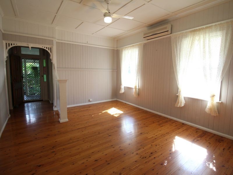 28 Richard Street, Esk QLD 4312