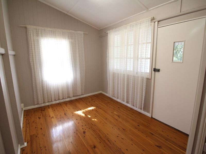 28 Richard Street, Esk QLD 4312