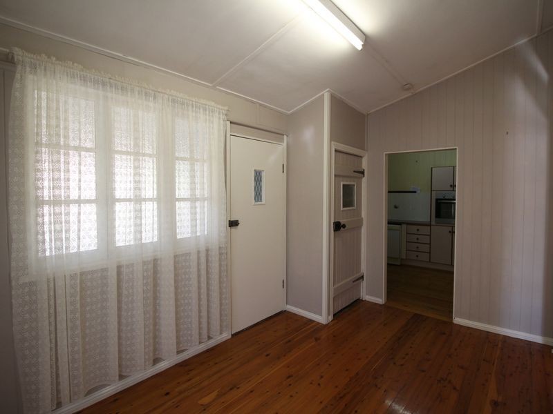 28 Richard Street, Esk QLD 4312