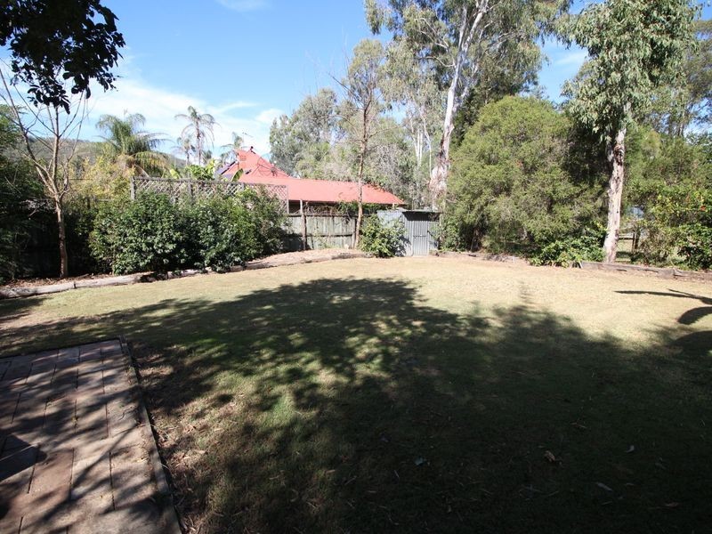 28 Richard Street, Esk QLD 4312