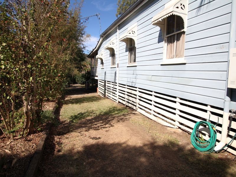 28 Richard Street, Esk QLD 4312