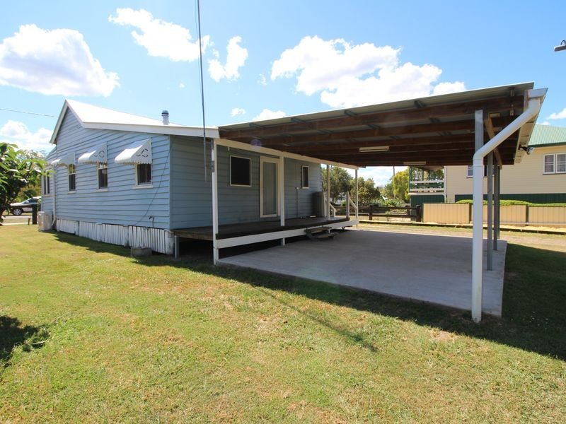 60 Charles Street, Toogoolawah QLD 4313