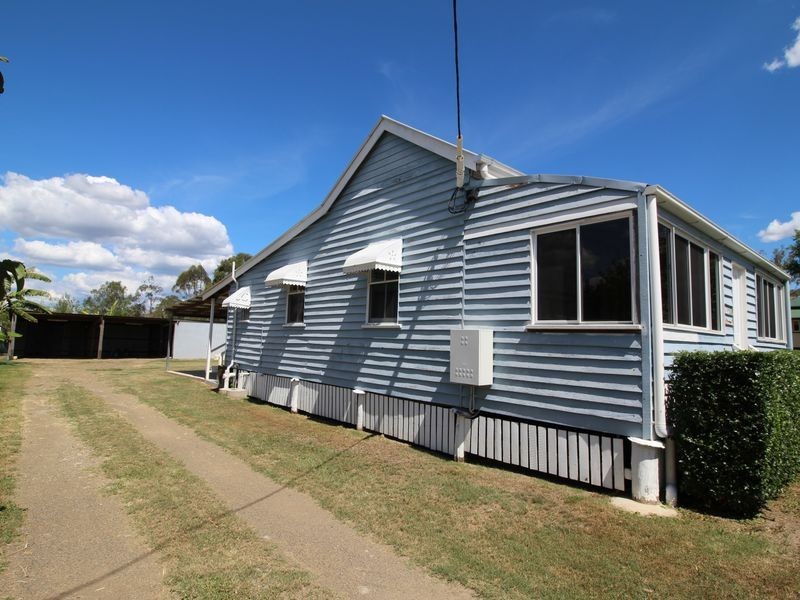 60 Charles Street, Toogoolawah QLD 4313