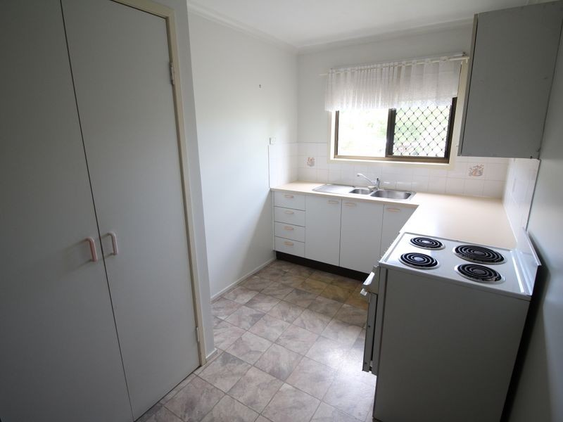 21 Down Street, Esk QLD 4312