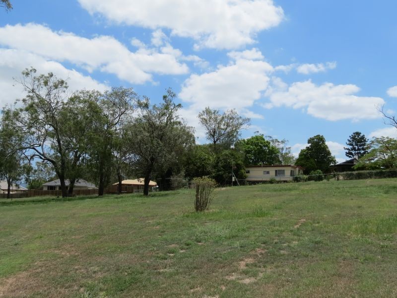 59 Bellambi Street, Toogoolawah QLD 4313