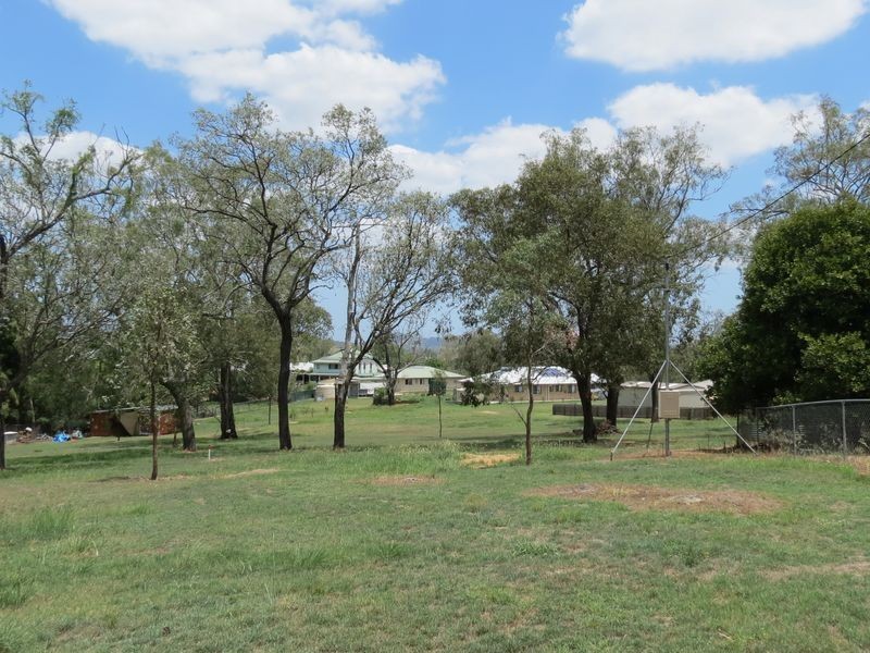 59 Bellambi Street, Toogoolawah QLD 4313