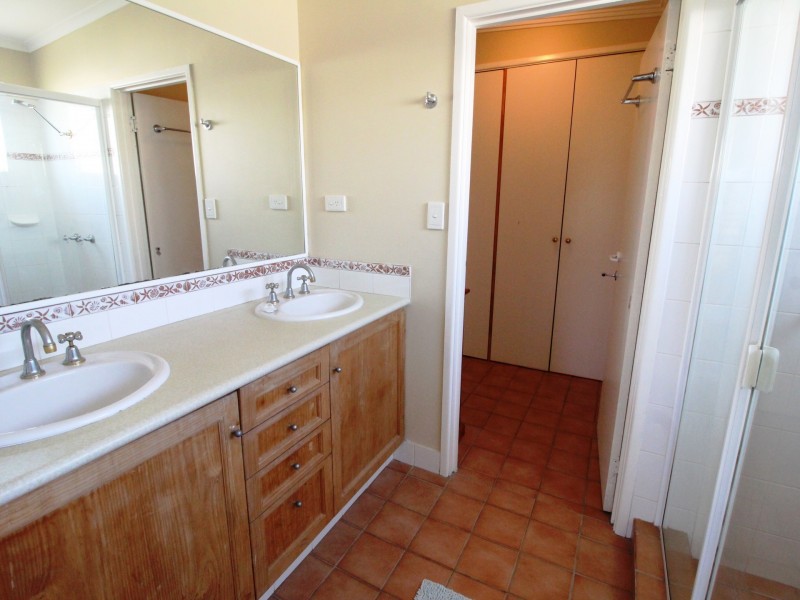 225 Wolffs Lane, Toogoolawah QLD 4313