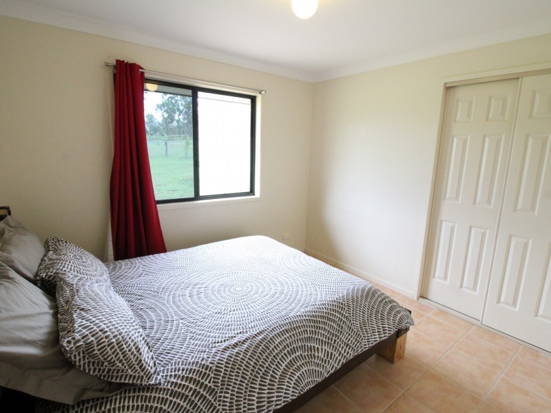 6 York Court, Mount Hallen QLD 4312