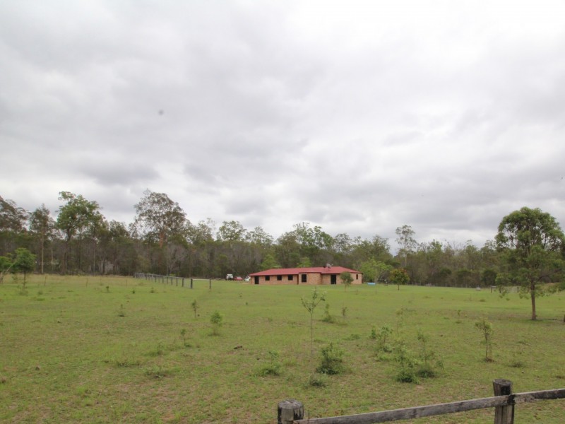 6 York Court, Mount Hallen QLD 4312