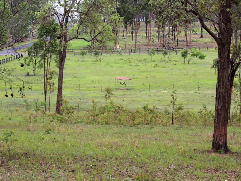 6 York Court, Mount Hallen QLD 4312