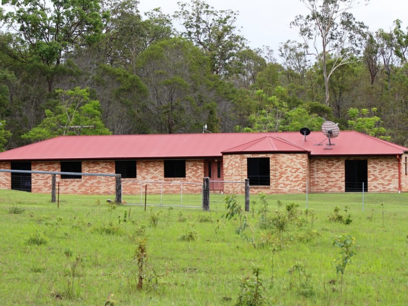 6 York Court, Mount Hallen QLD 4312