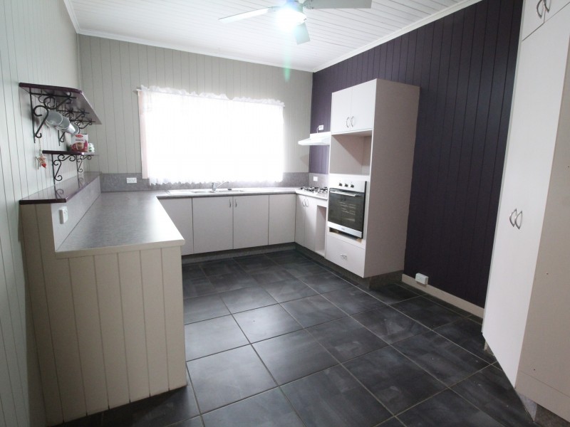 70 Dingyarra Street, Toogoolawah QLD 4313