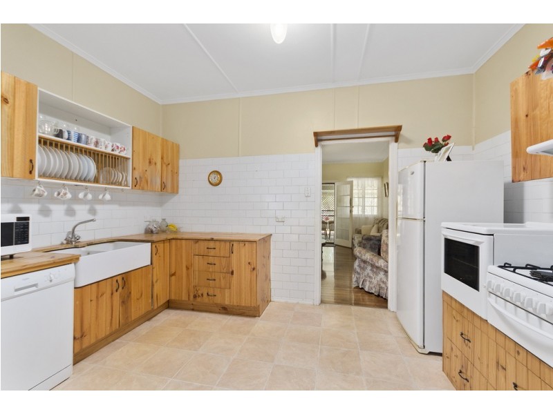 106 Dunlop Road, Esk QLD 4312