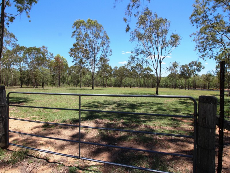 112 Dunlop Road, Esk QLD 4312