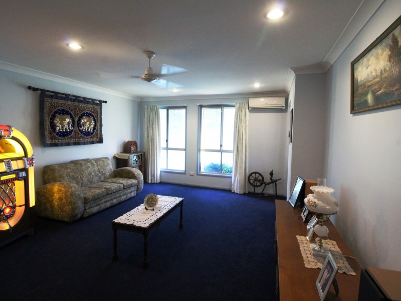 112 Dunlop Road, Esk QLD 4312