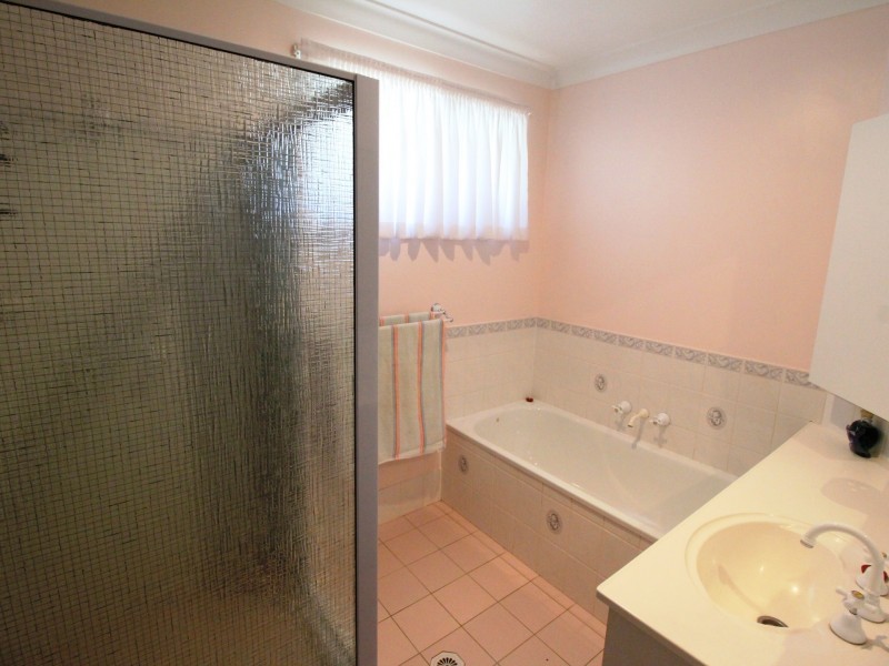 112 Dunlop Road, Esk QLD 4312