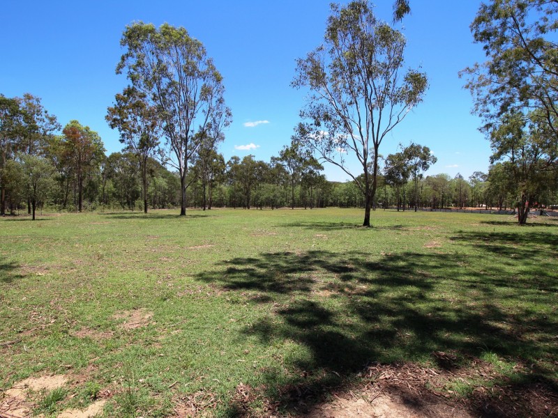 112 Dunlop Road, Esk QLD 4312