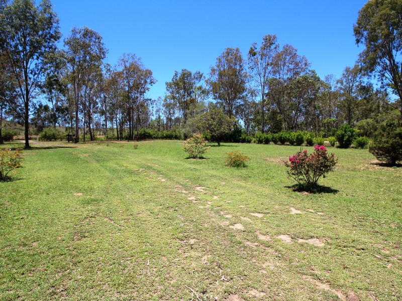 112 Dunlop Road, Esk QLD 4312