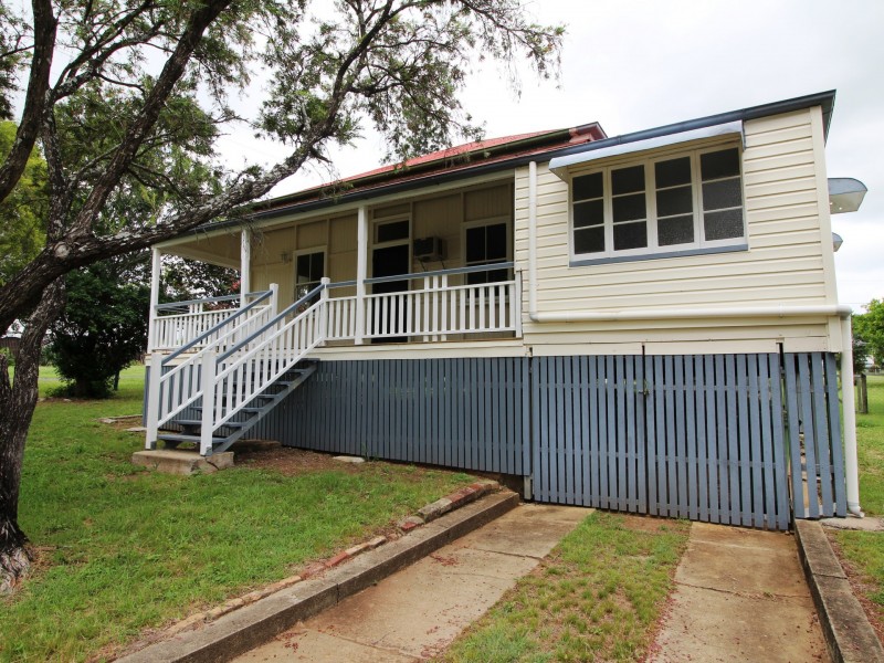 19 Mangerton Street, Toogoolawah QLD 4313