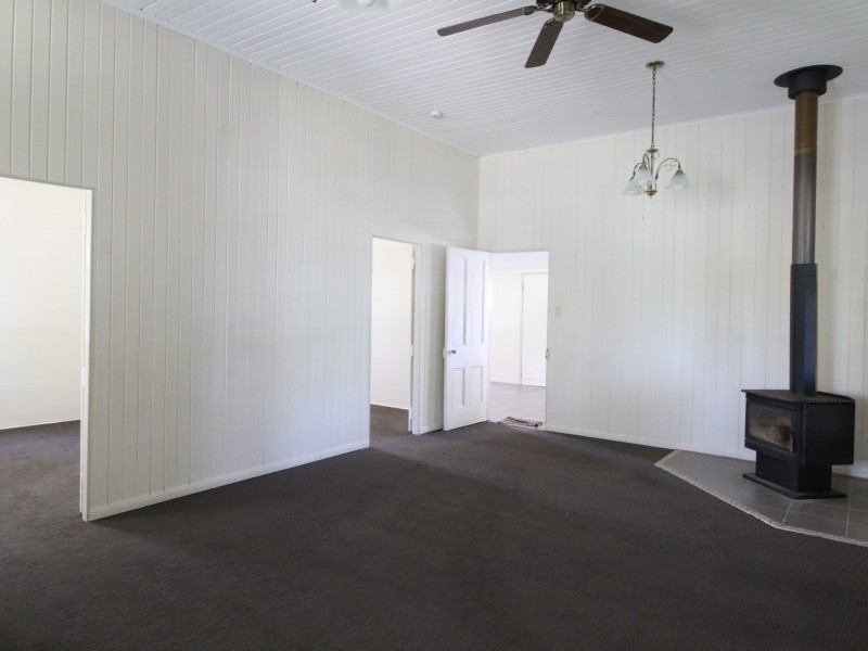 19 Mangerton Street, Toogoolawah QLD 4313