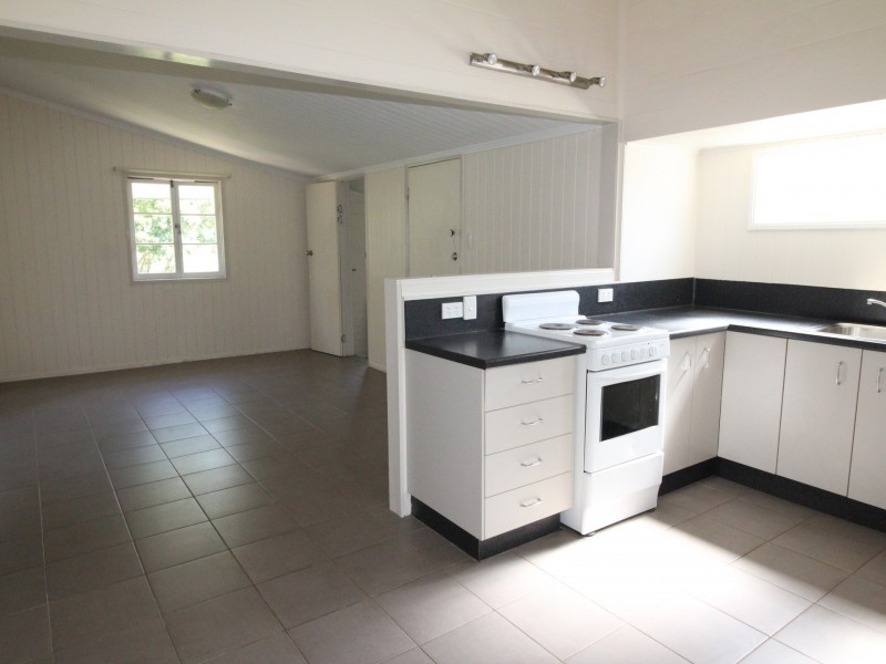 19 Mangerton Street, Toogoolawah QLD 4313