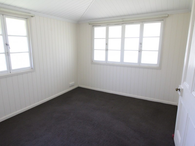 19 Mangerton Street, Toogoolawah QLD 4313