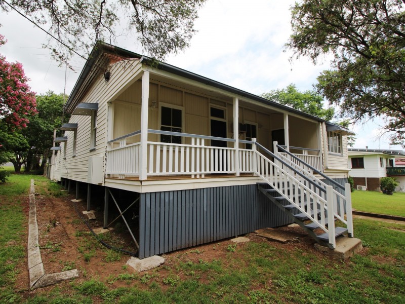 19 Mangerton Street, Toogoolawah QLD 4313