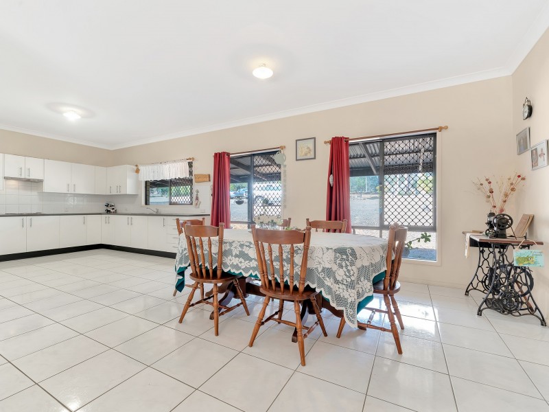 56 Buckingham Court, Mount Hallen QLD 4312