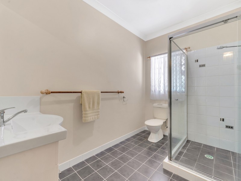 56 Buckingham Court, Mount Hallen QLD 4312